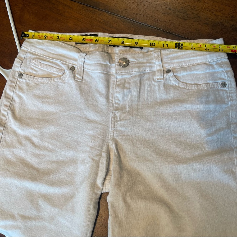 Nine West size 6/28 white jean shorts
